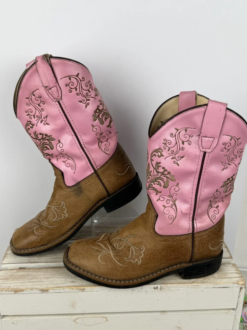 Old West kid's cowboy boots brown leather foot bed pink shaft embroidery size 3